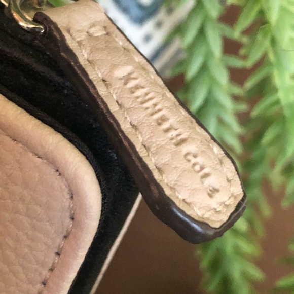 Kenneth Cole Ladies Wallet; neutral sand color perfect for summer! - Picture 7 of 7